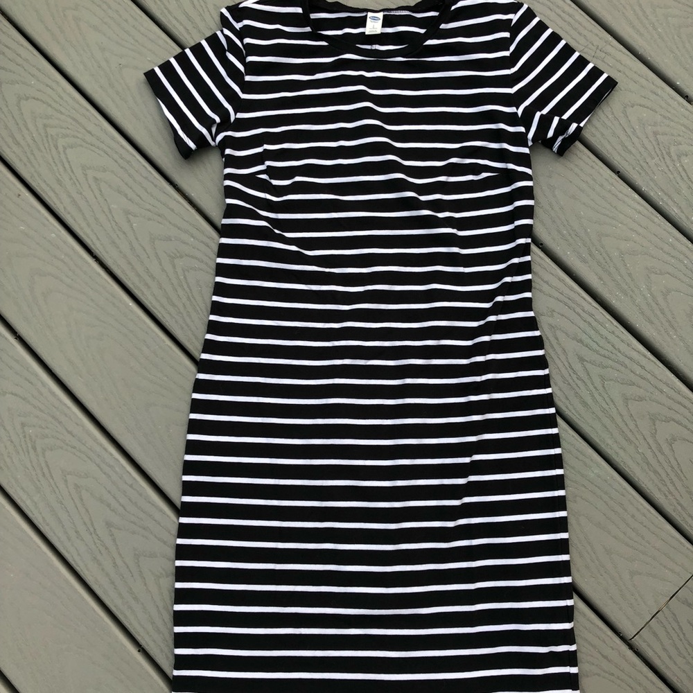 Women’s black and white striped dress -L